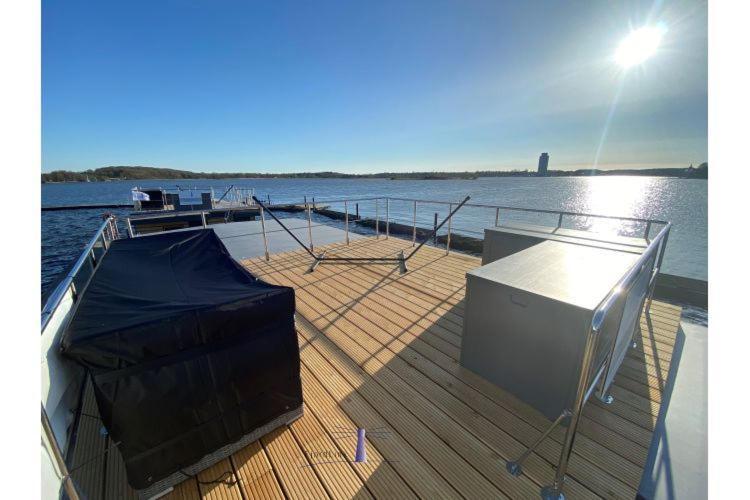 Hausboot Fjord Ankerplatz Mit Biosauna In Šlesvik Exteriér fotografie