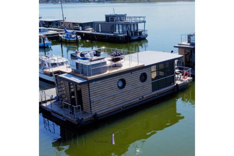 Hausboot Fjord Ankerplatz Mit Biosauna In Šlesvik Exteriér fotografie